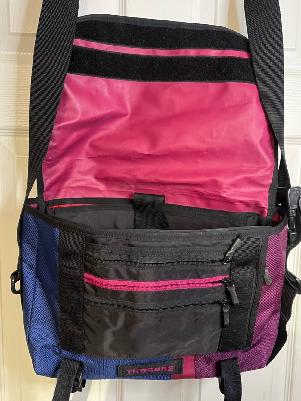 Timbuk2 Navy Blue and Plum Two-Tone Messenger Bag - Picture 3 of 11